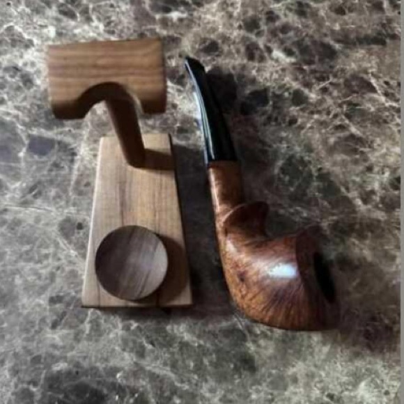 Classic wooden pipe handcrafted. Stand included. New. - Picture 2 of 4